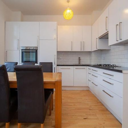 Lovely 2 Bedroom Apartment In Tooting London Exterior foto