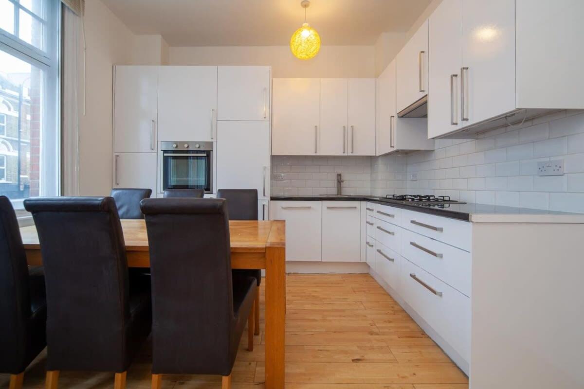 Lovely 2 Bedroom Apartment In Tooting London Exterior foto