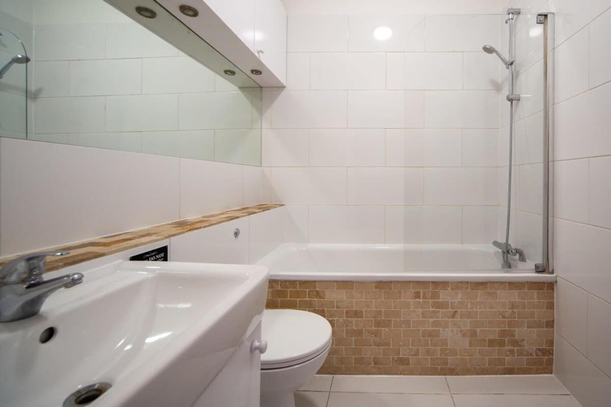 Lovely 2 Bedroom Apartment In Tooting London Exterior foto