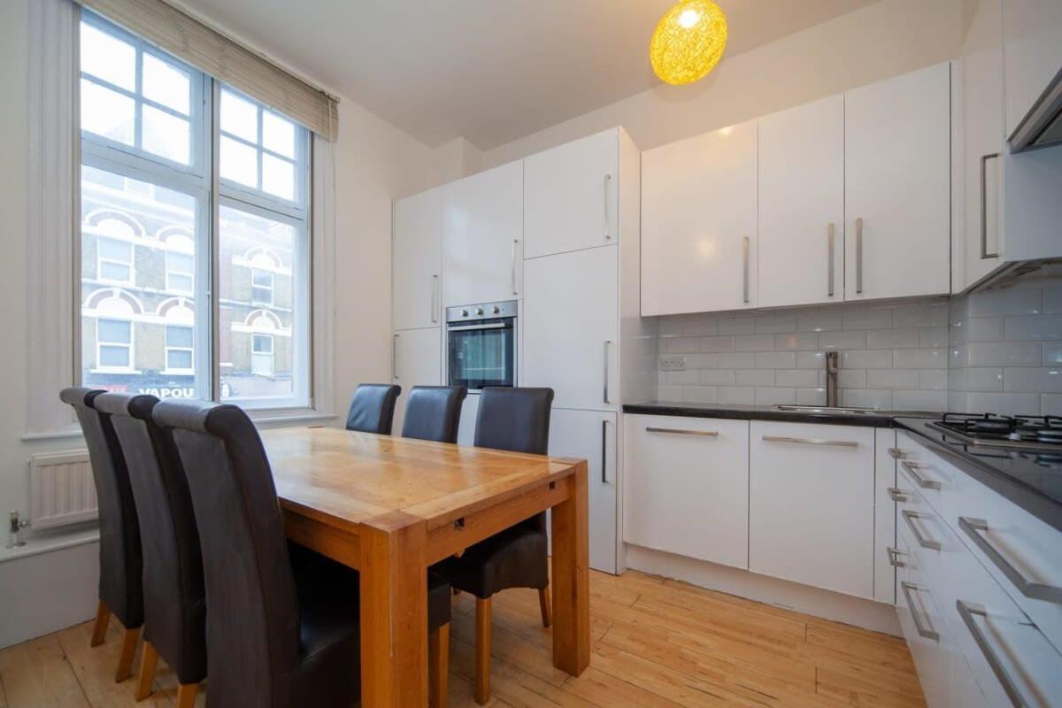 Lovely 2 Bedroom Apartment In Tooting London Exterior foto
