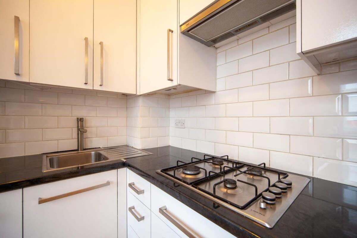 Lovely 2 Bedroom Apartment In Tooting London Exterior foto